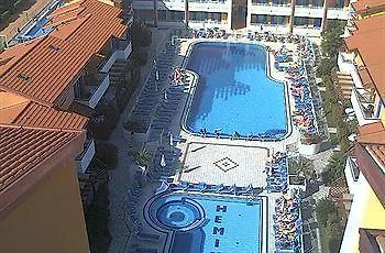 מלון דירות Villaggio Hemingway - Family 4*