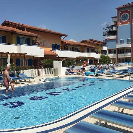 Aparthotel Villaggio Hemingway - Family 4*
