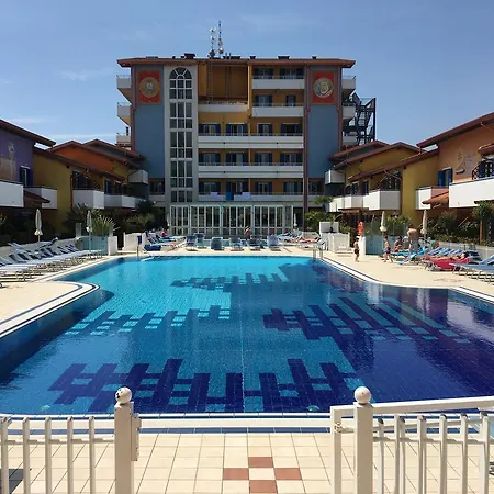 Aparthotel Villaggio Hemingway - Family 4*
