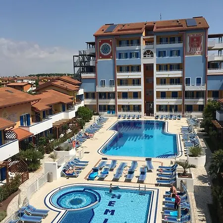 Aparthotel Villaggio Hemingway - Family Aparthotel