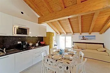 Villaggio Hemingway - Family מלון דירות קאורלה